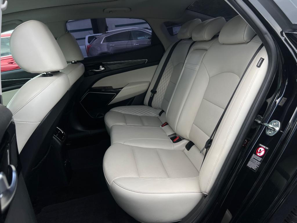 2018 Kia Cadenza - $19,995