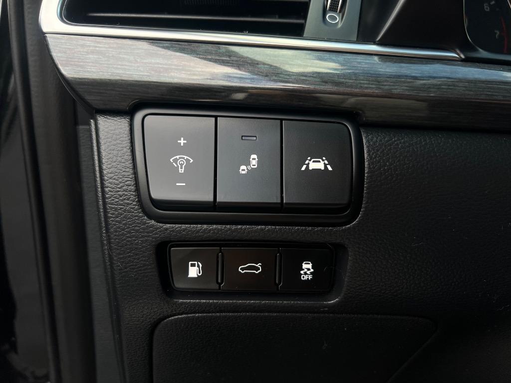 2018 Kia Cadenza - $19,995