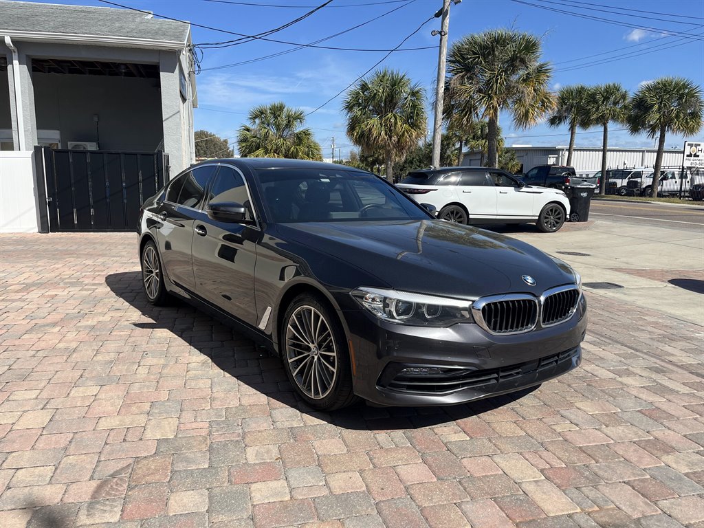 2018 BMW 5-Series 540i photo