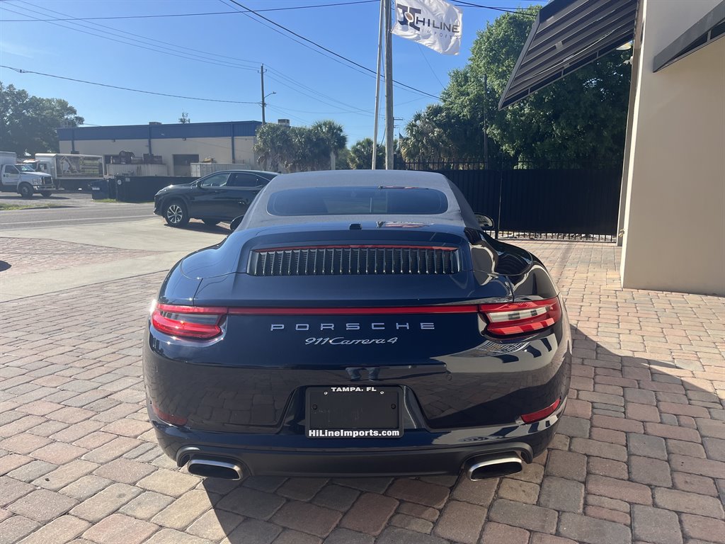 2019 Porsche 911 Carrera photo