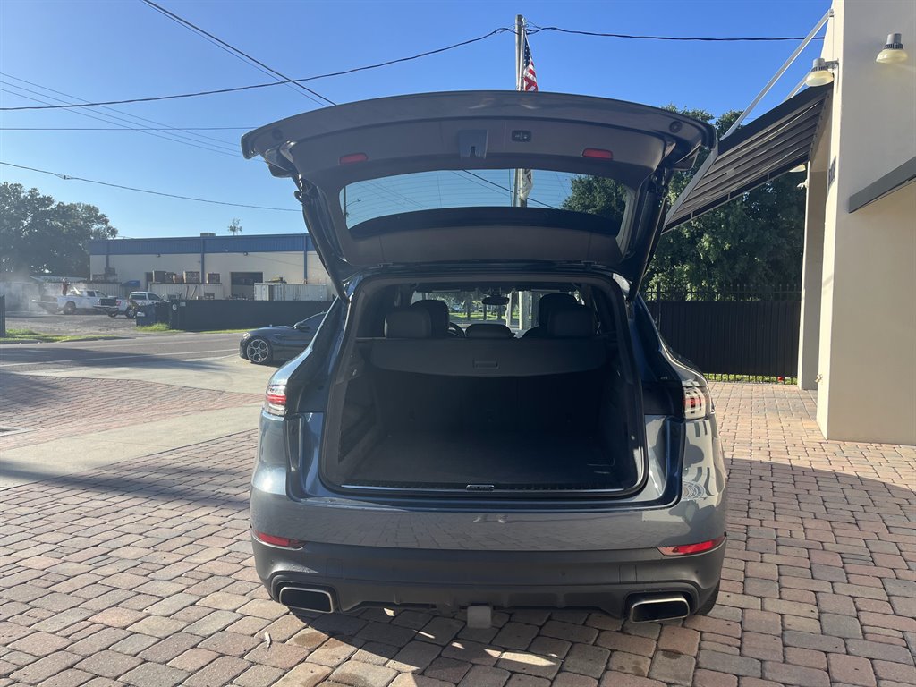 2019 Porsche Cayenne photo