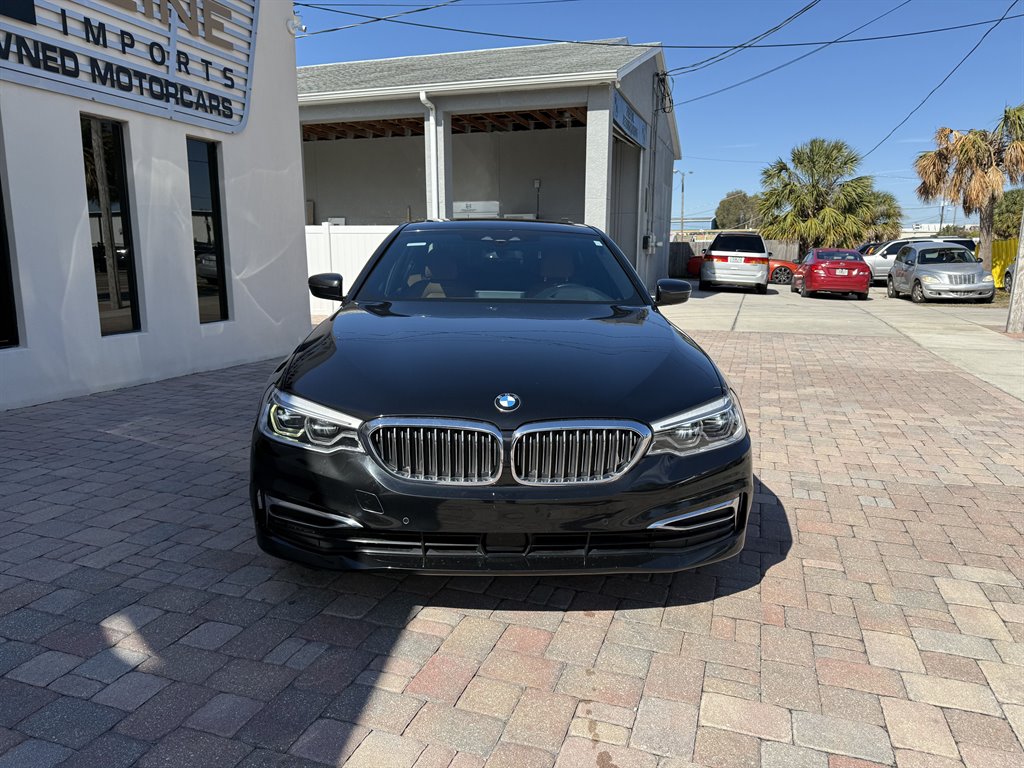 2019 BMW 5-Series 530i photo