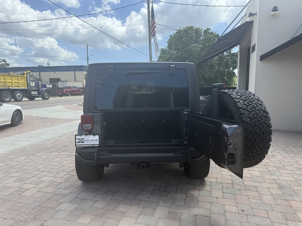 2016 Jeep Wrangler Unlimited Sahara photo