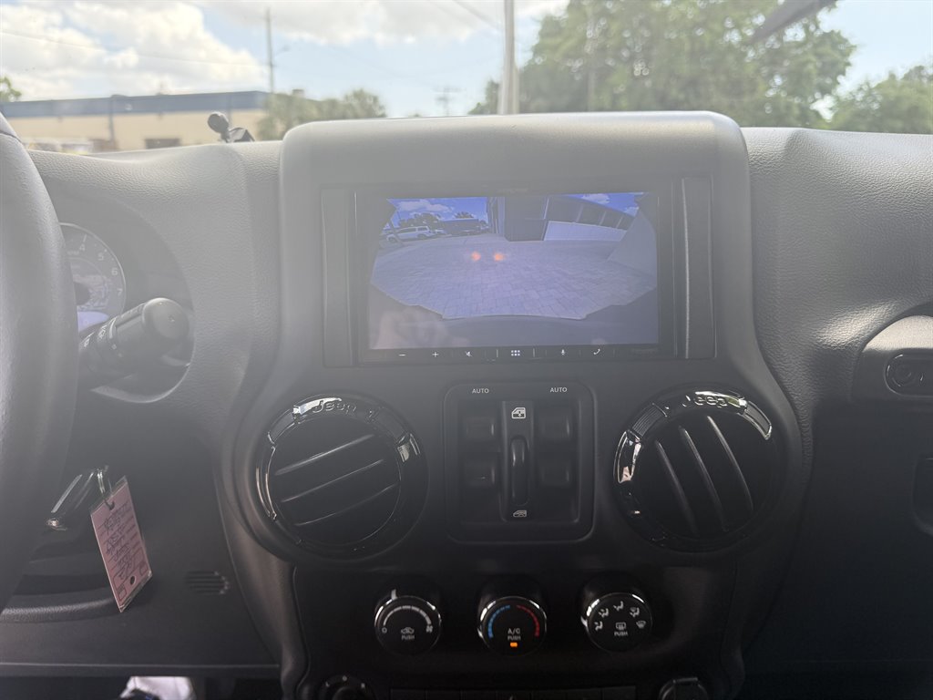 2016 Jeep Wrangler Unlimited Sahara photo