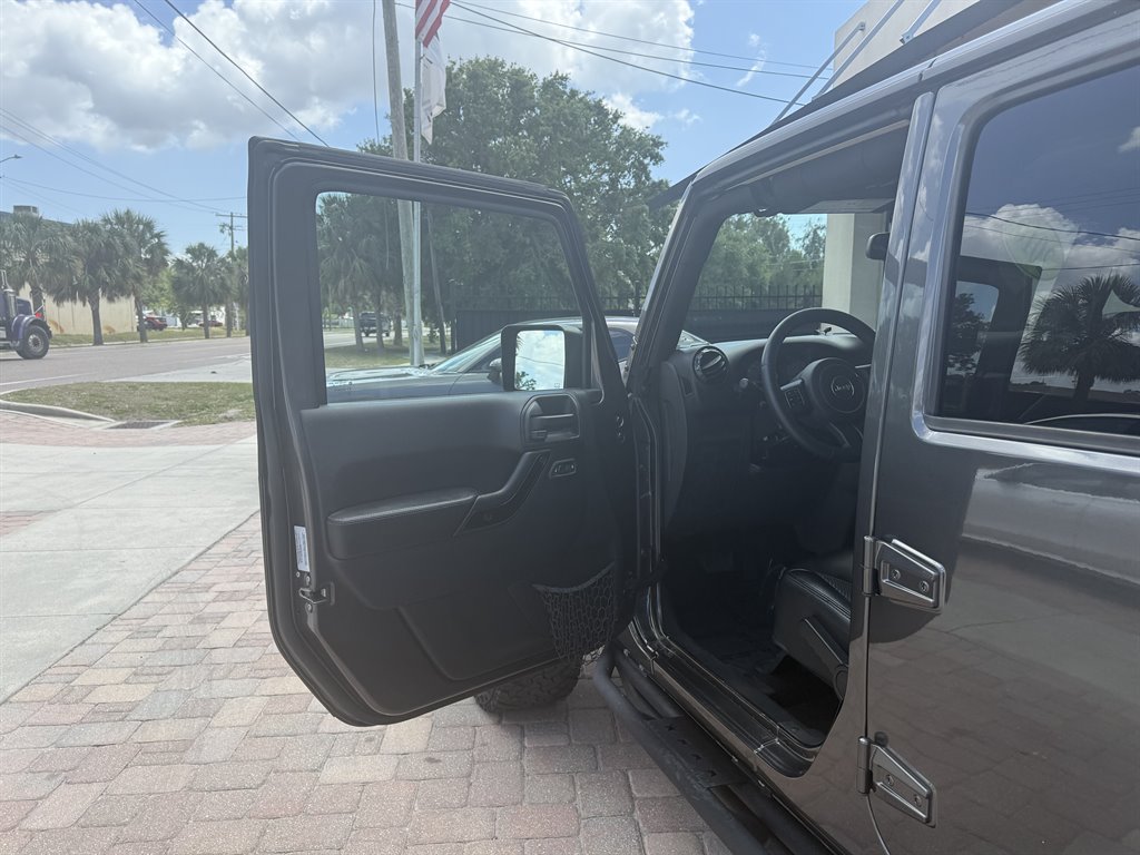 2016 Jeep Wrangler Unlimited Sahara photo