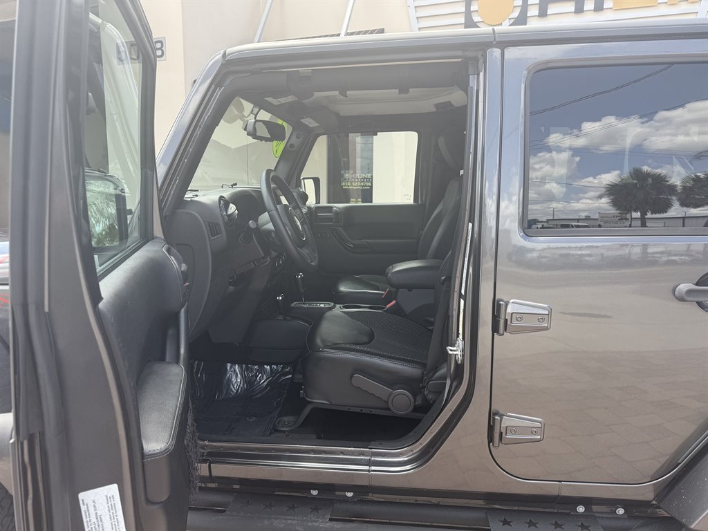 2016 Jeep Wrangler Unlimited Sahara photo