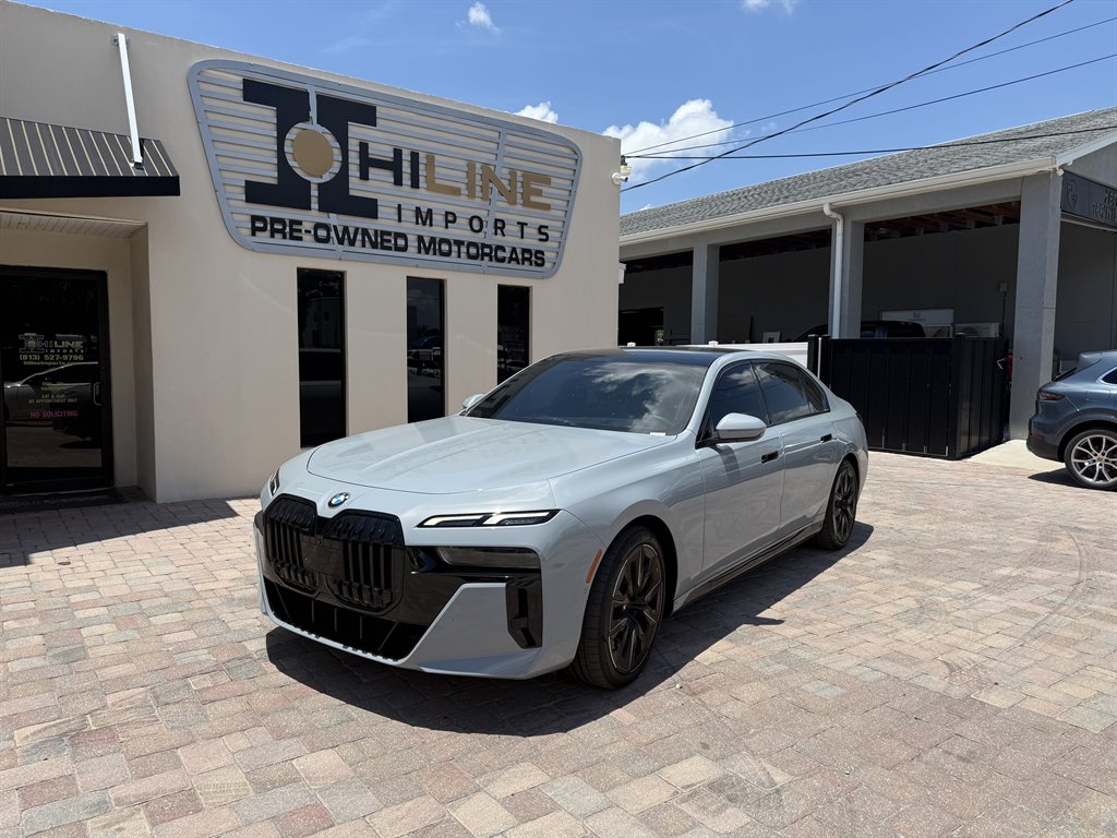 2023 BMW 7-Series 740i photo
