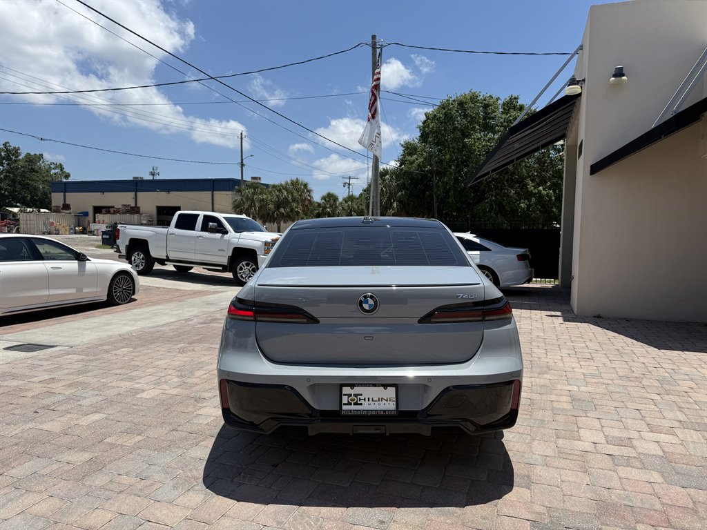 2023 BMW 7-Series 740i photo