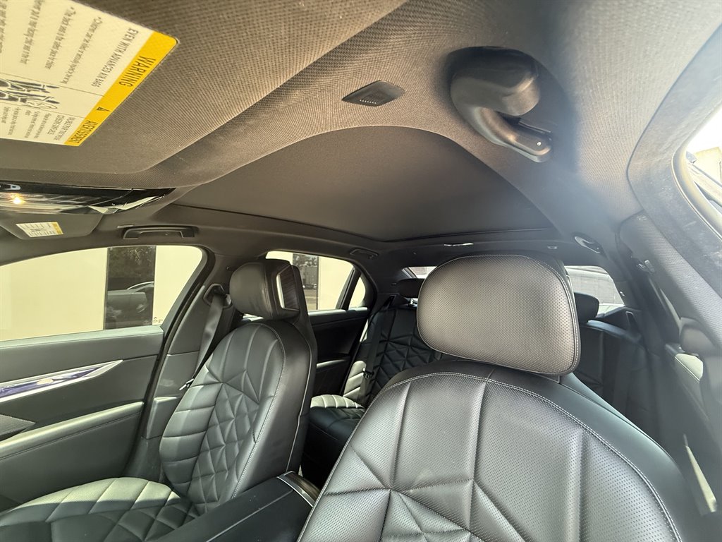 2023 BMW 7-Series 740i photo