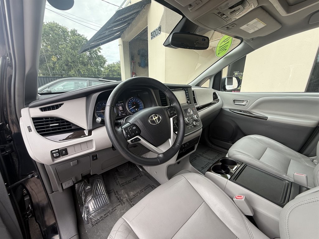 2019 Toyota Sienna - $33,995