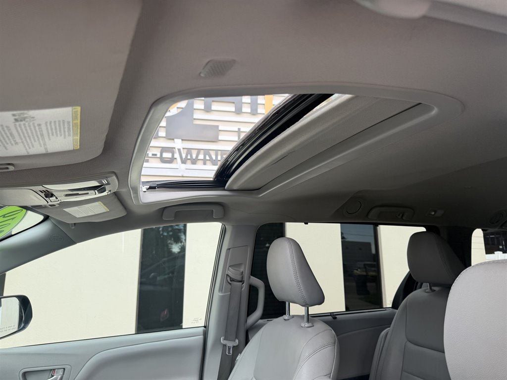 2019 Toyota Sienna - $33,995