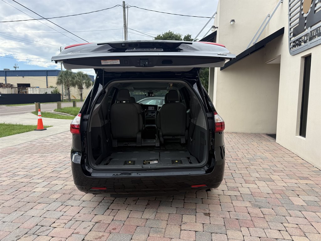 2019 Toyota Sienna - $33,995