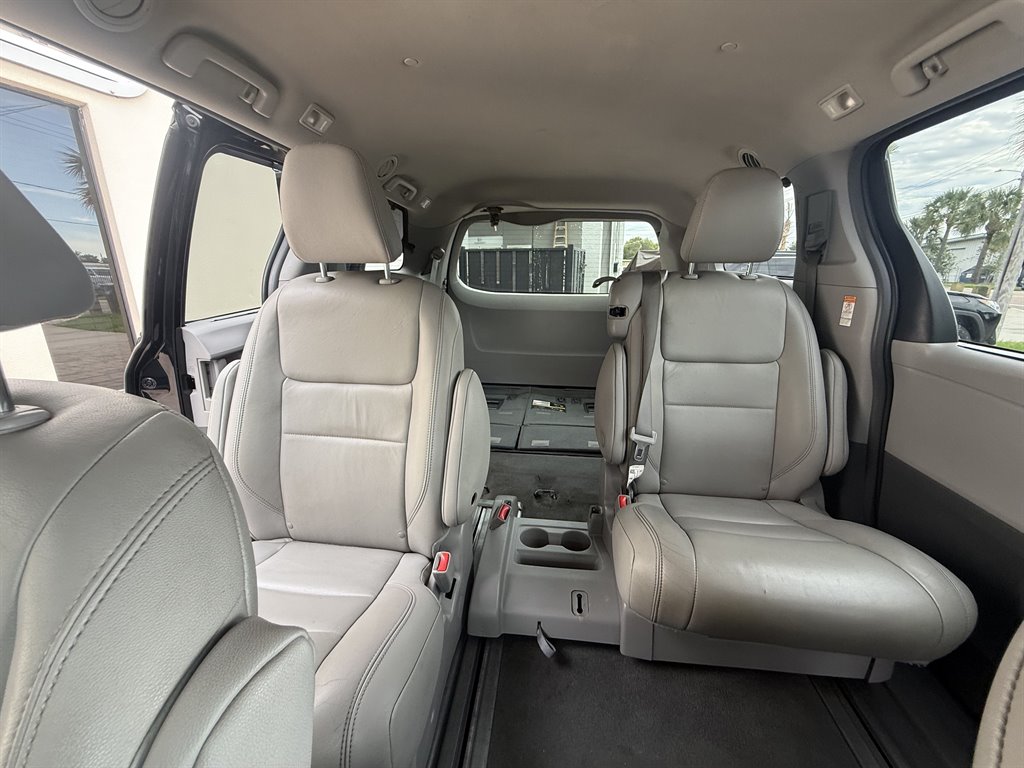 2019 Toyota Sienna - $33,995