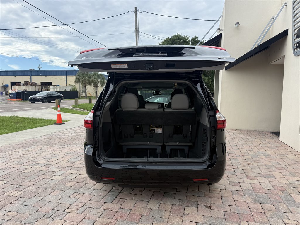 2019 Toyota Sienna - $33,995