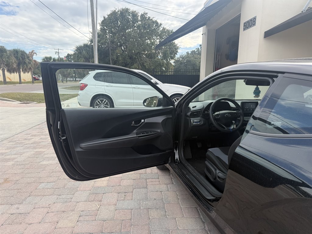 2019 Hyundai Veloster - $9,700