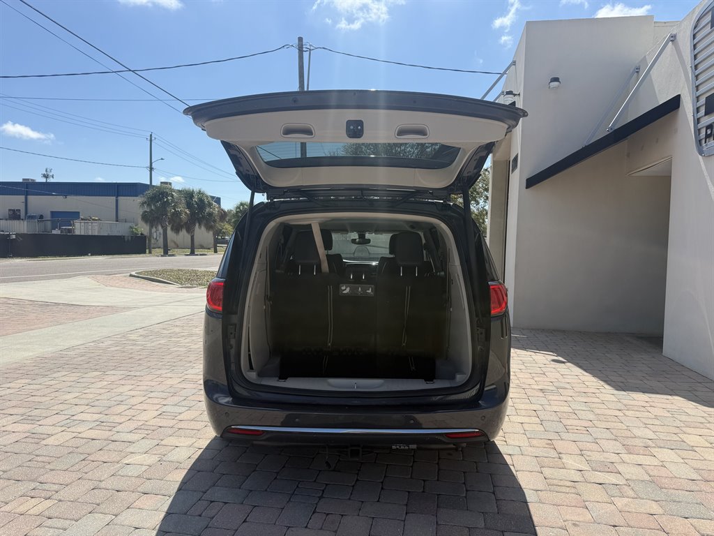 2020 Chrysler Pacifica - $14,970