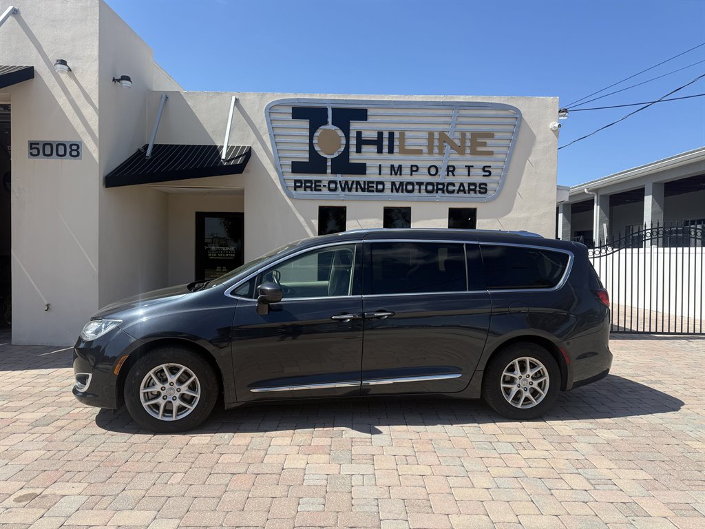 2020 Chrysler Pacifica - $14,970