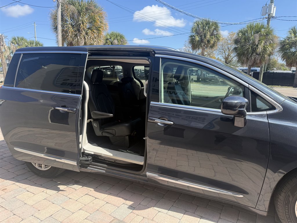 2020 Chrysler Pacifica - $14,970