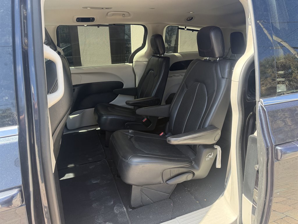 2020 Chrysler Pacifica - $14,970