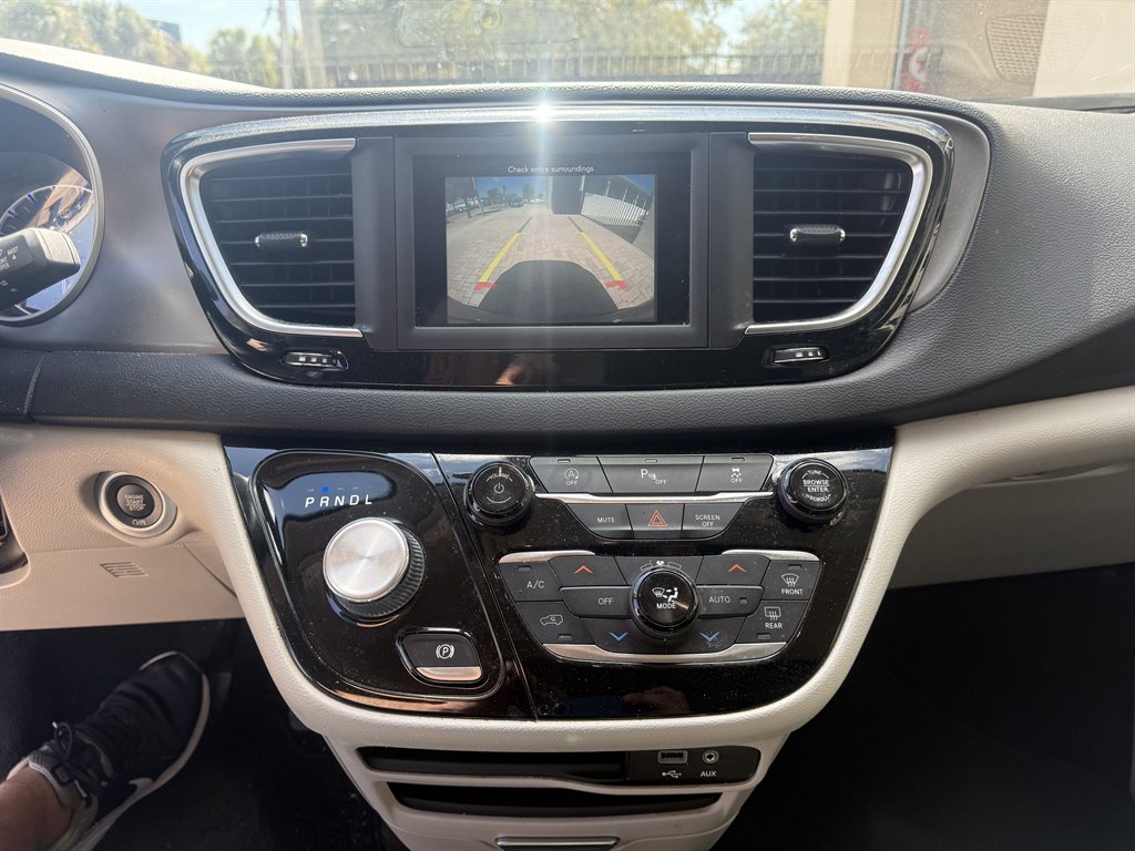 2020 Chrysler Pacifica - $14,970