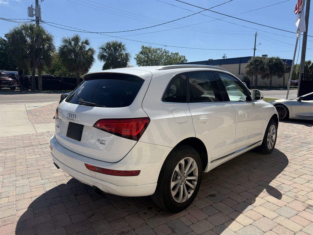 2014 Audi Q5 - $9,700