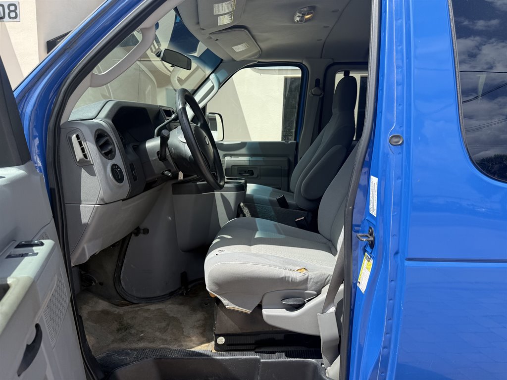 2011 Ford E-350 - $10,665