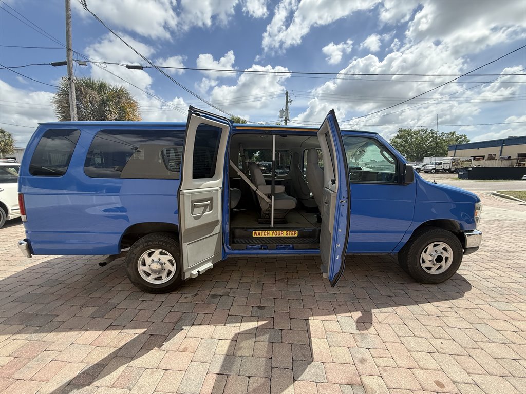 2011 Ford E-350 - $10,665