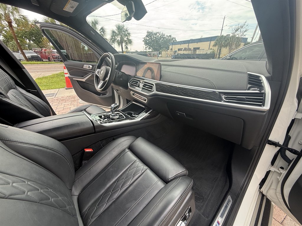 2022 BMW X7 - $49,970