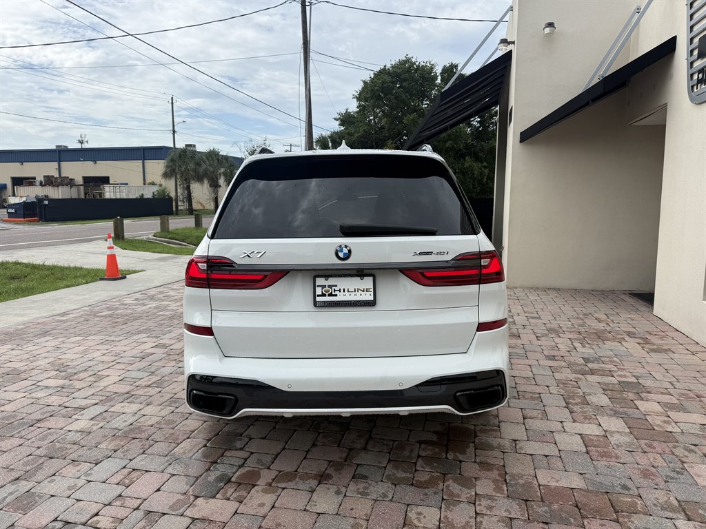 2022 BMW X7 - $49,970