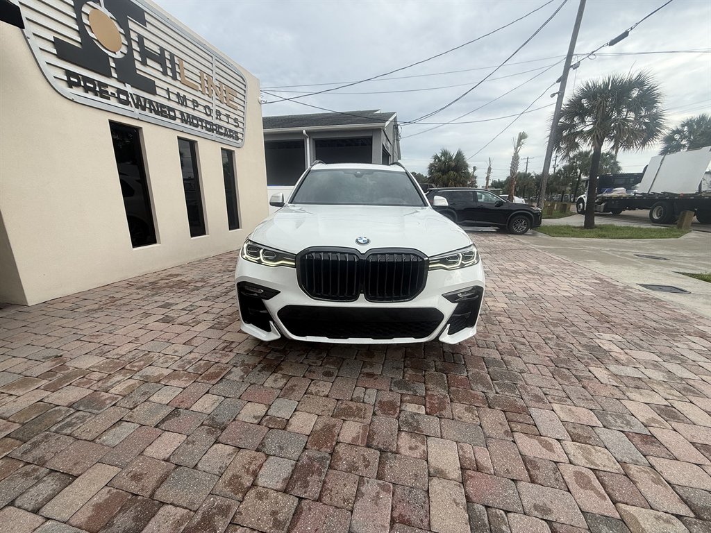 2022 BMW X7 - $49,970