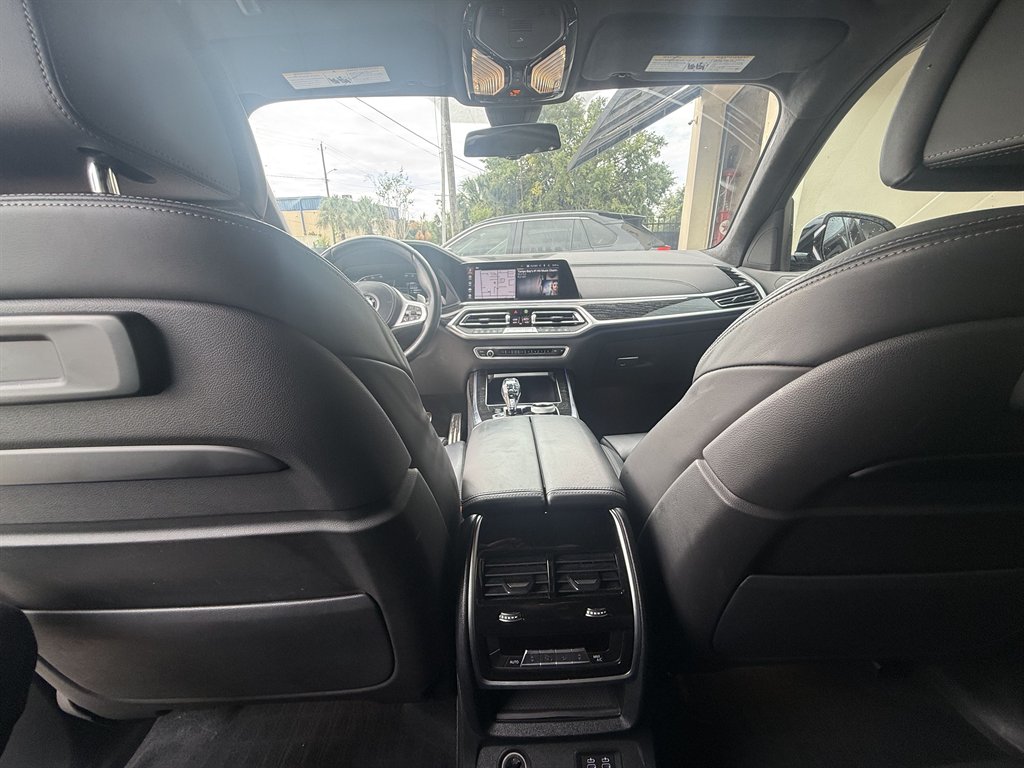 2022 BMW X7 - $49,970