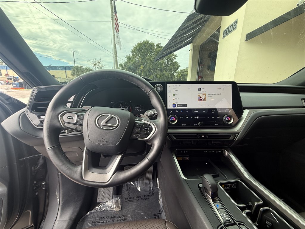 2025 Lexus Tx