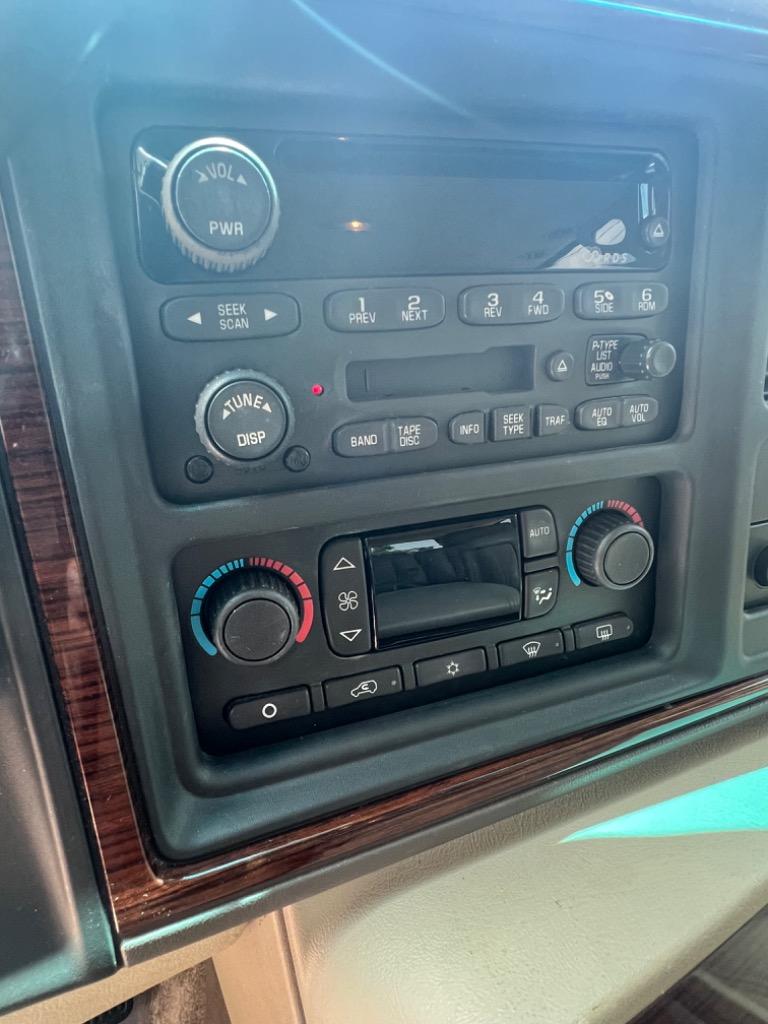 2003 Cadillac Escalade photo