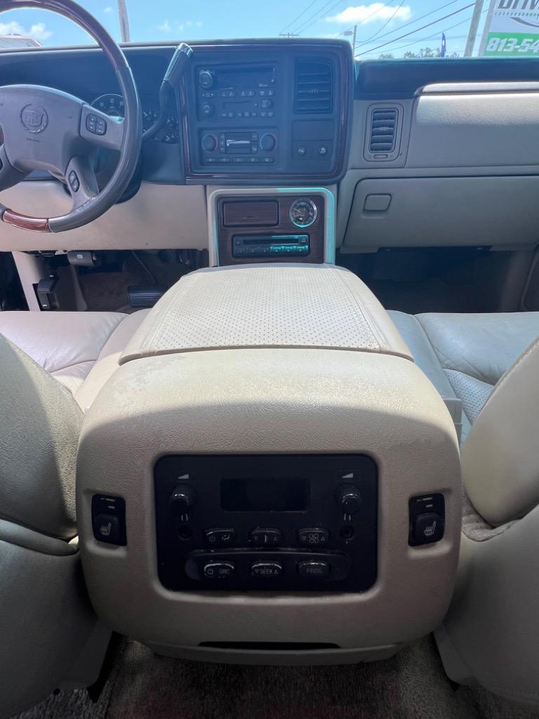 2003 Cadillac Escalade photo