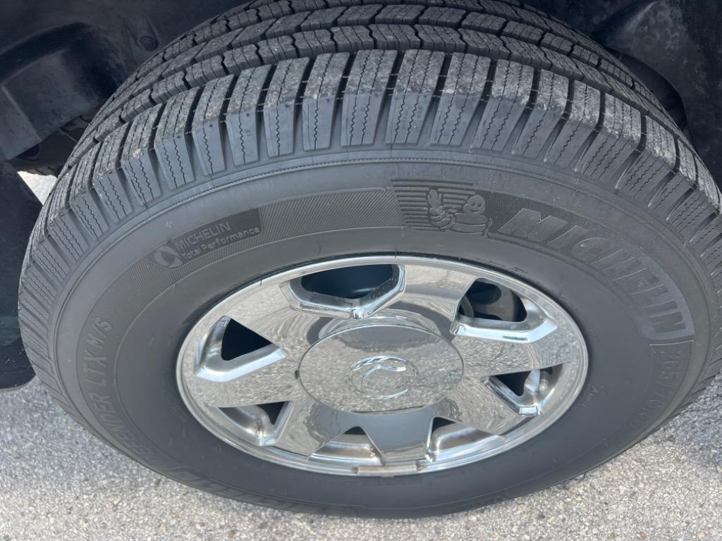 2003 Cadillac Escalade photo