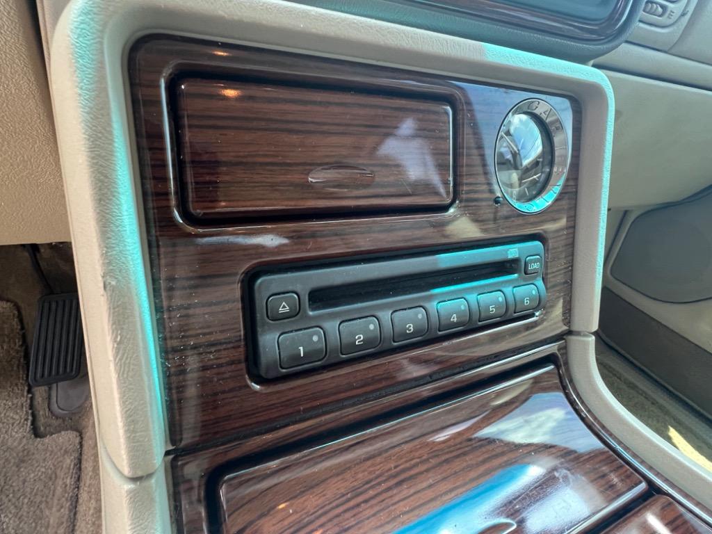 2003 Cadillac Escalade photo