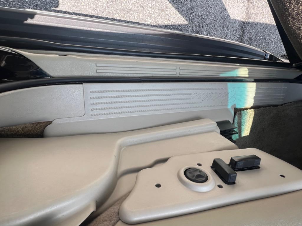 2003 Cadillac Escalade photo