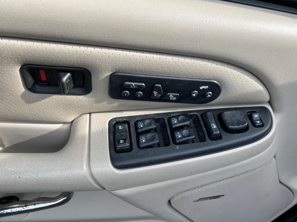 2003 Cadillac Escalade photo