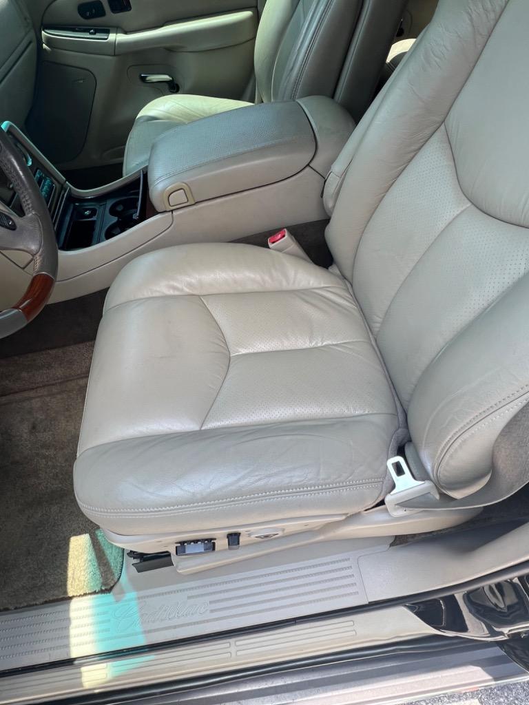 2003 Cadillac Escalade photo