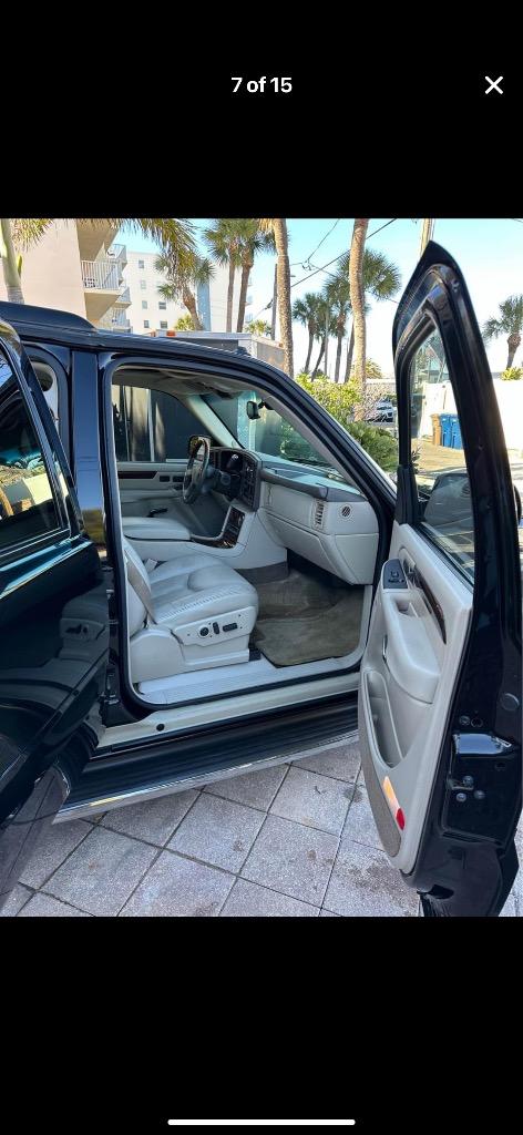 2003 Cadillac Escalade photo