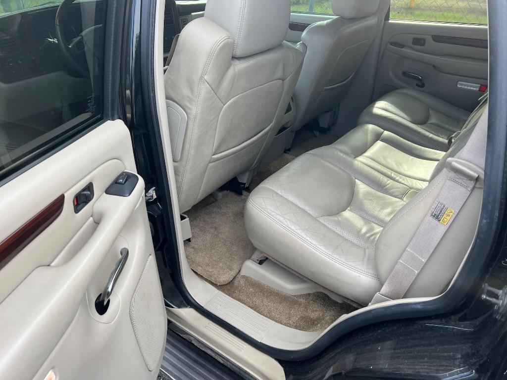2003 Cadillac Escalade photo