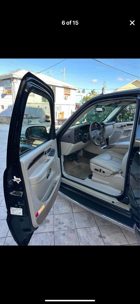 2003 Cadillac Escalade photo