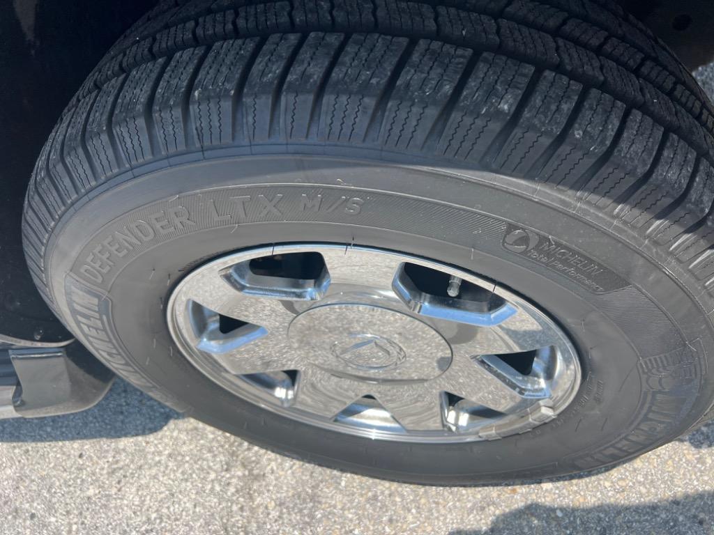 2003 Cadillac Escalade photo