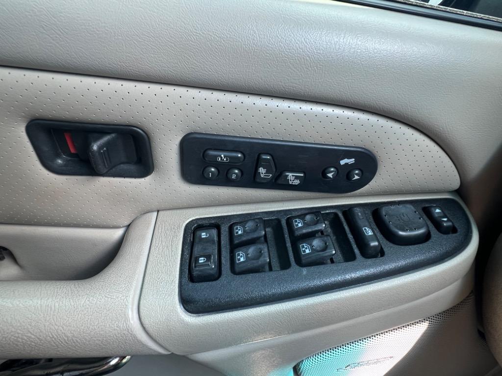2003 Cadillac Escalade photo