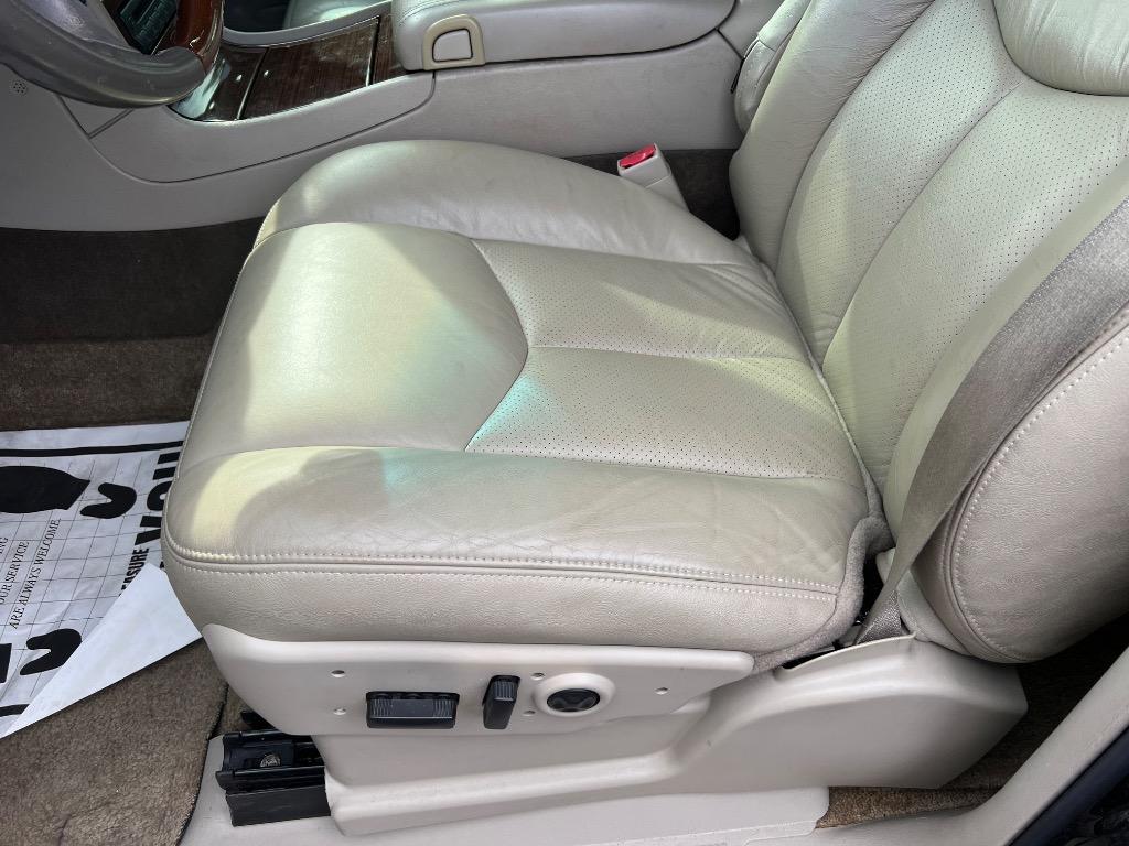 2003 Cadillac Escalade photo