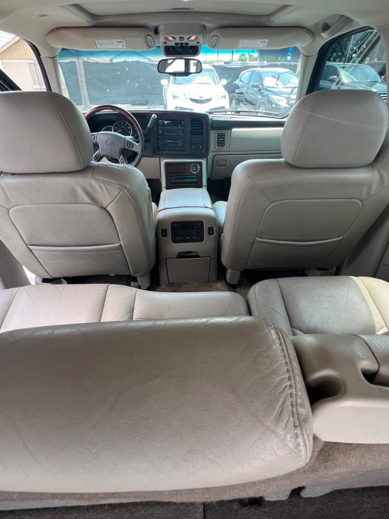 2003 Cadillac Escalade photo