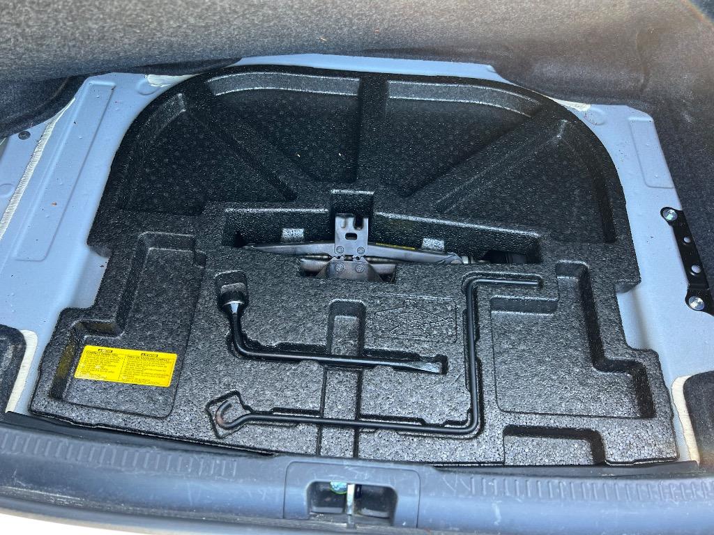 2012 Toyota Camry Hybrid LE photo