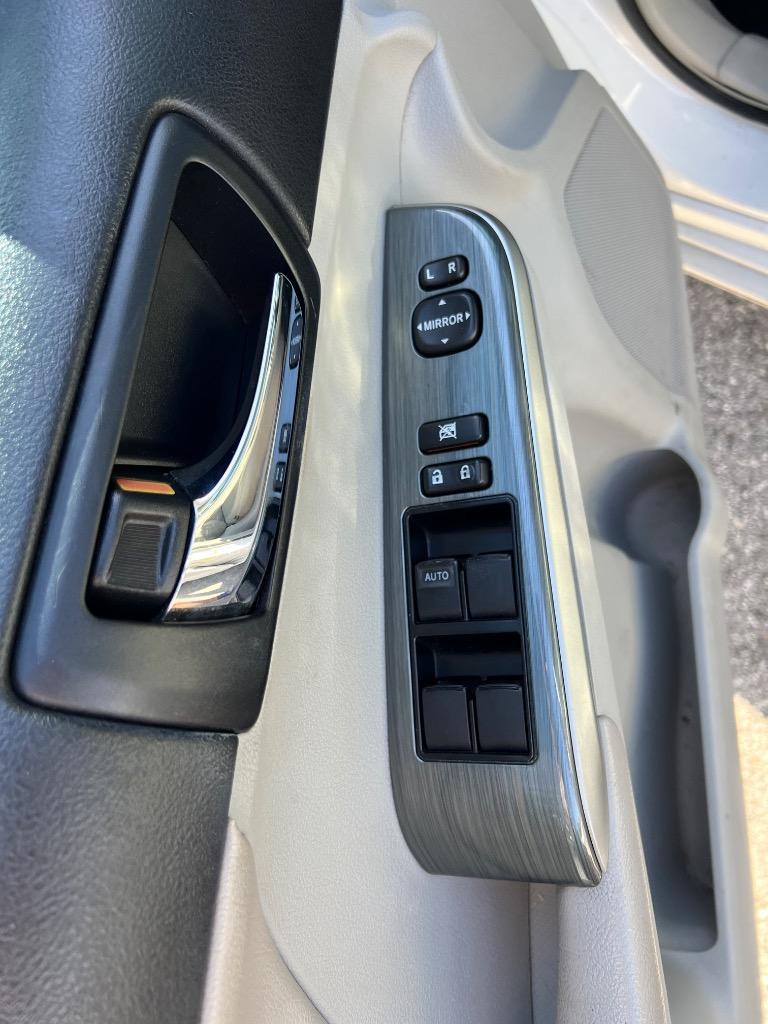 2012 Toyota Camry Hybrid LE photo
