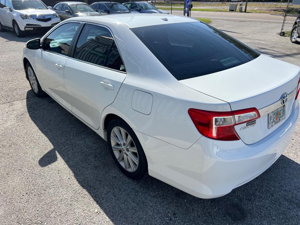 2012 Toyota Camry Hybrid LE photo