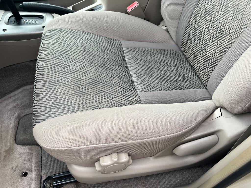2002 Toyota RAV4 photo